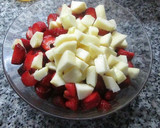 Foto del paso 3 de la receta: Fresas y manzanas con cítricos