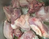 Foto del paso 1 de la receta: Pollo a la portuguesa con salsa de tomate