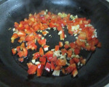 Foto del paso 1 de la receta: Macarrones con albondiguitas en salsa de tomate y pimiento