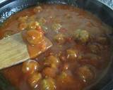 Foto del paso 5 de la receta Macarrones con albondiguitas en salsa de tomate y pimiento