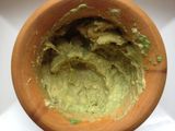 Crepes rellenos de aguacate con pimientos del piquillo y atún