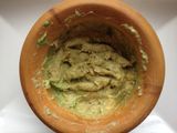 Crepes rellenos de aguacate con pimientos del piquillo y atún
