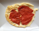 Foto del paso 9 de la receta: Crepes rellenos de aguacate con pimientos del piquillo y atún