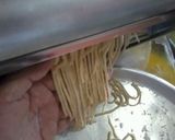 Foto del paso 13 de la receta: Fideos caseros con salsa de pollo
