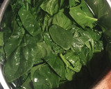 Foto del paso 1 de la receta: Hojaldre de espinacas con salchicha 