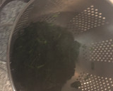 Foto del paso 5 de la receta: Hojaldre de espinacas con salchicha 