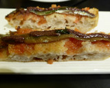 Foto del paso 3 de la receta: Pincho de focaccia de tomate y anchoa