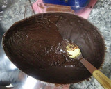 Foto del paso 4 de la receta: Huevo de Pascua relleno de lacasitos
