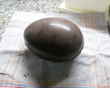 Foto del paso 7 de la receta: Huevo de Pascua relleno de lacasitos