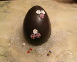 Foto del paso 9 de la receta: Huevo de Pascua relleno de lacasitos