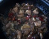 Foto del paso 3 de la receta: Setas picantes con huevos escalfados