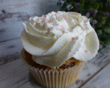 Foto del paso 7 de la receta: Cupcakes relleno de toffee y cubierto de nata