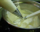 Foto del paso 5 de la receta: Cupcake relleno de trufa, cubierto de nata y pepitas de chocolate