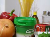 Espaguetis Afro con salsa de crema de cacahuete