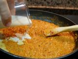 Espaguetis Afro con salsa de crema de cacahuete