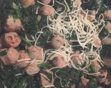 Foto del paso 7 de la receta: Hojaldre de espinacas con salchicha 