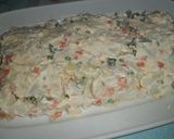 Foto del paso 2 de la receta: Ensaladilla con rollitos de jamón y queso