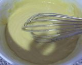 Foto del paso 2 de la receta: Bizcocho de yogur y fresas muy fácil 