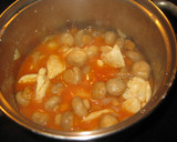 Foto del paso 2 de la receta: Pollo con champiñones y guisantes al curry
