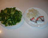 Foto del paso 2 de la receta: Puré de patatas con pimientos verdes y bacalao