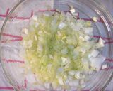 Foto del paso 2 de la receta: Tortitas de calabacín con salsa de miel y mostaza (sin gluten, sin lactosa, sin huevo)