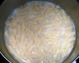 Foto del paso 1 de la receta: Macarrones al ajillo con frutos del mar