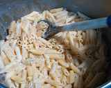 Foto del paso 4 de la receta: Macarrones al ajillo con frutos del mar