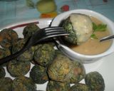 Foto del paso 7 de la receta: Albóndigas de espinacas con salsa de caldo de verduras
