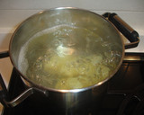 Foto del paso 1 de la receta: Puré de patatas con pimientos secos