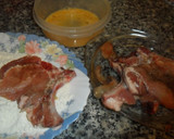 Foto del paso 1 de la receta: Costeleta de cerdo rebozada con brochetas de plátanos