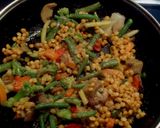 Foto del paso 4 de la receta: Salteado de verduras y lentejas
