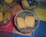 Foto del paso 5 de la receta: Gelatina de limón con masitas y fresas confitadas