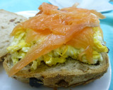 Foto del paso 1 de la receta: Sandwiches de revuelto de salmón