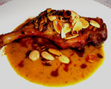 Foto del paso 8 de la receta: Pato confitado con crujiente de almendras y pipas
