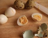 Foto del paso 2 de la receta: Judías verdirojas y huevos de codorniz con vinagreta de frambuesas