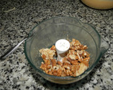 Foto del paso 1 de la receta: Bizcocho de yogur y nueces