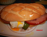 Foto del paso 3 de la receta: Bocata de lomo de pavo adobado con pimientos italianos y huevo