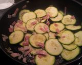 Foto del paso 2 de la receta: Tarta quiché de calabacín y bacon