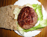 Foto del paso 3 de la receta: Bocadillo de buey, queso de oveja y lechuga