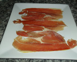 Foto del paso 1 de la receta: Ensalada de trío de brotes con base de serrano