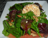 Foto del paso 4 de la receta: Ensalada de trío de brotes con base de serrano