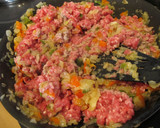 Foto del paso 2 de la receta: Berenjenas rellenas de carne y queso