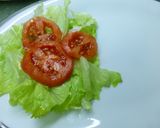 Foto del paso 1 de la receta: Plato combinado de salmonetes fritos y ensalada