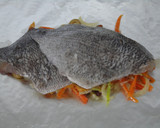 Foto del paso 5 de la receta: Papillote de sargo con aires mediterráneos