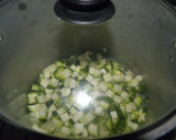 Foto del paso 2 de la receta: Guiso de arroz y zapallito con queso