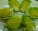 Foto del paso 2 de la receta: Cogollos de Tudela con anchoa y pimiento rojo
