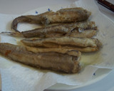 Foto del paso 7 de la receta: Bacalaos enteros y fritos