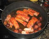 Foto del paso 1 de la receta: Costilla ibérica con patatas y chorizo