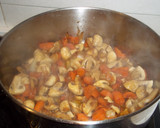 Foto del paso 8 de la receta: Pechuga de pollo a filetes con champiñones