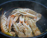 Foto del paso 2 de la receta: Crema de bogavante y cigalas exprés